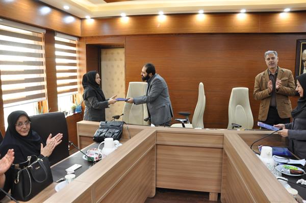 تجلیل از بانوان شرکت