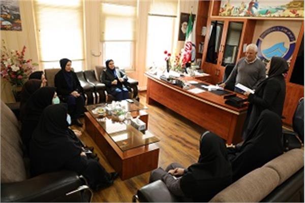 تقدیر از بانوان