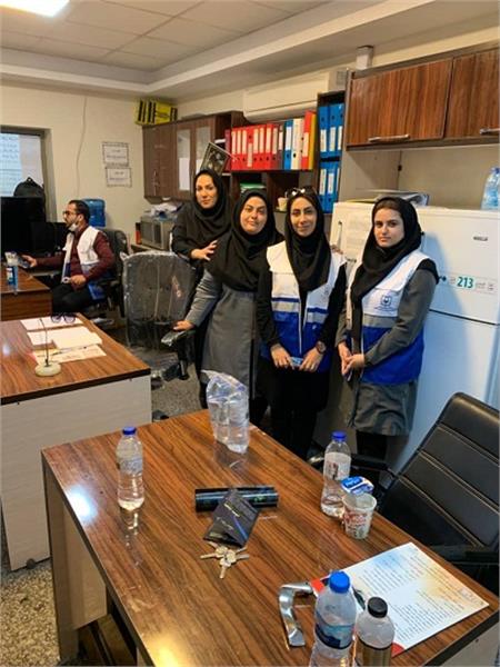 1402-حضور بانوان کارشناس آزمایشگاه مرکزی آبفا خوزستان در مرز شلمچه جهت پایش آب آشامیدنی زوار اربعین