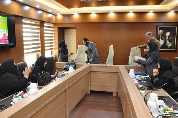 نشست بانوان همکار