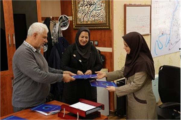 تقدیر از بانوان