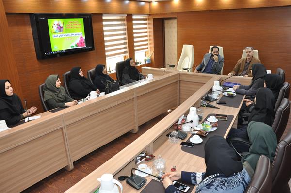 نشست بانوان همکار