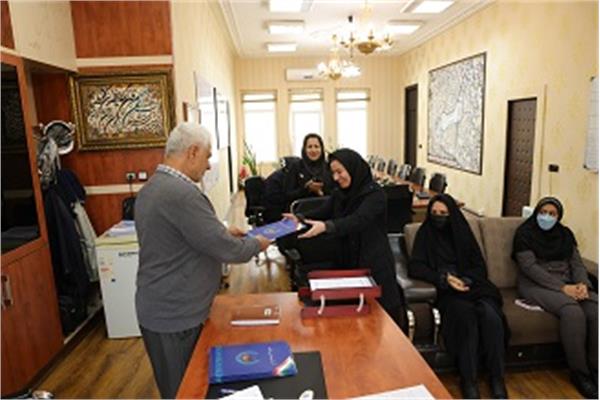 تقدیر از بانوان