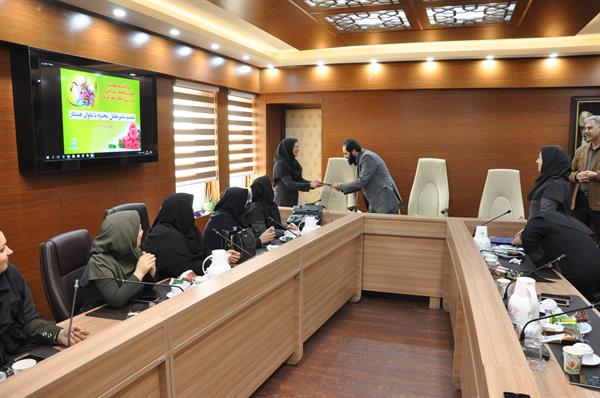 تجلیل از بانوان شرکت